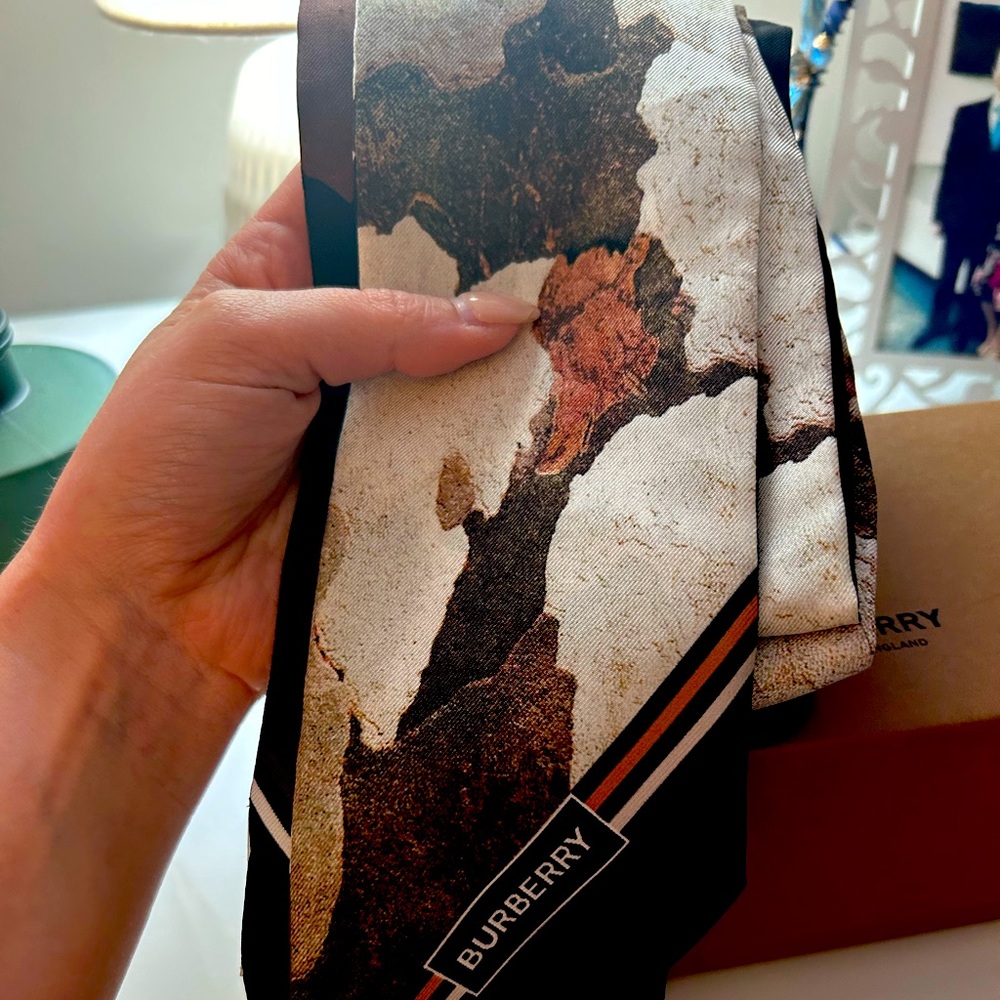 Burberry ladies silk scarf